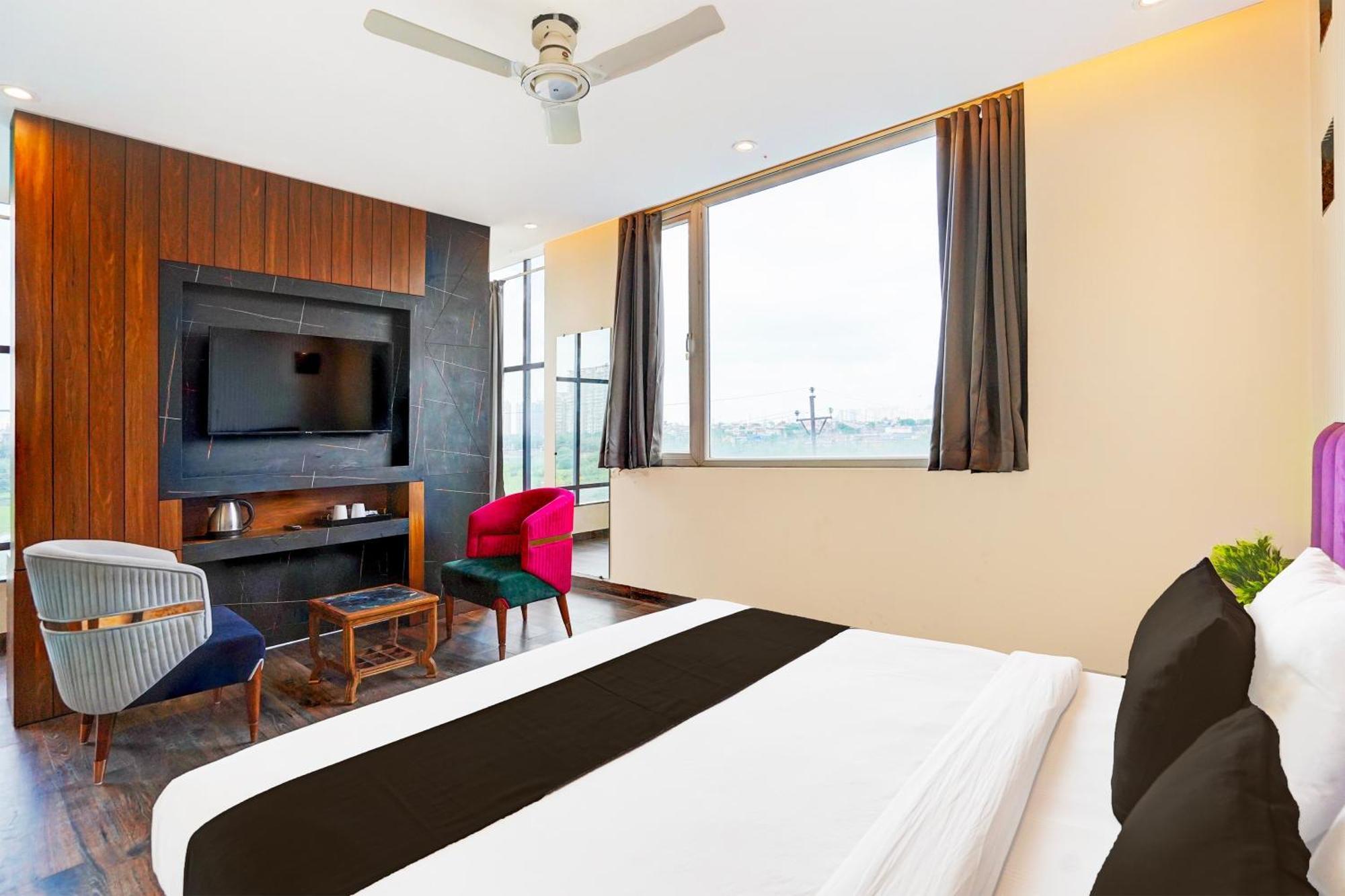 The Frist Collection Hotel New Delhi Buitenkant foto