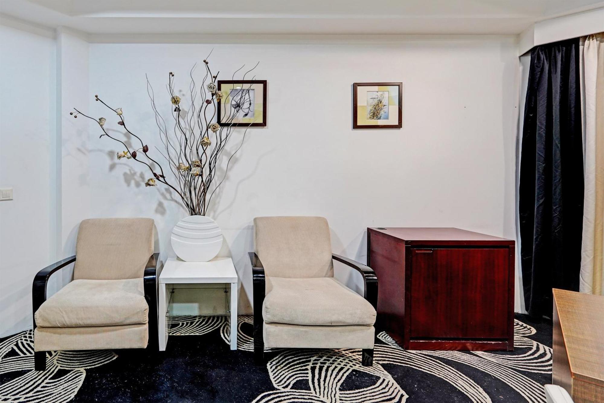 The Frist Collection Hotel New Delhi Buitenkant foto
