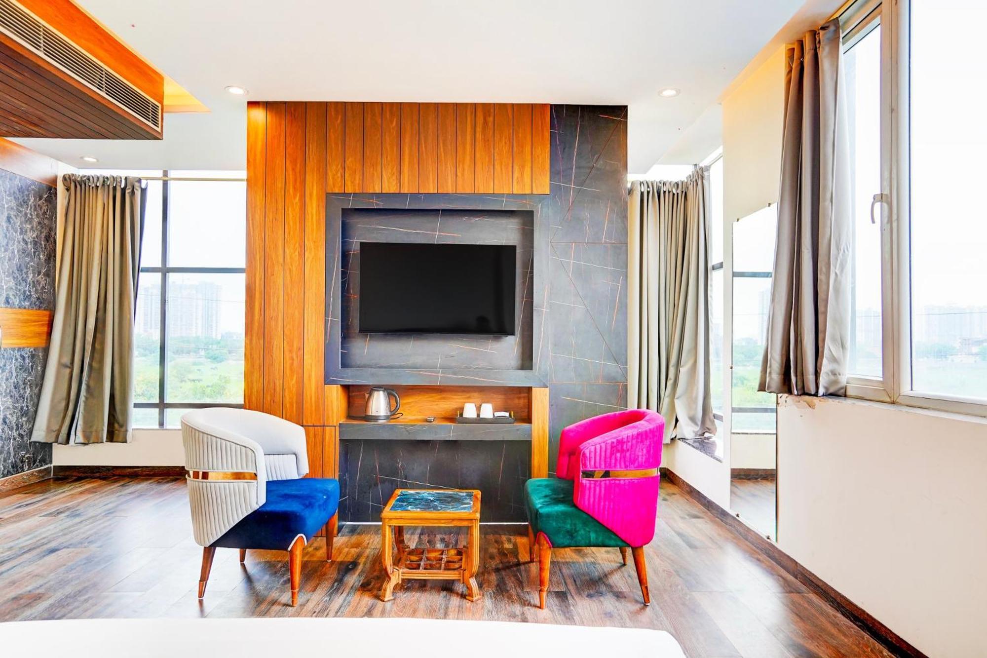 The Frist Collection Hotel New Delhi Buitenkant foto